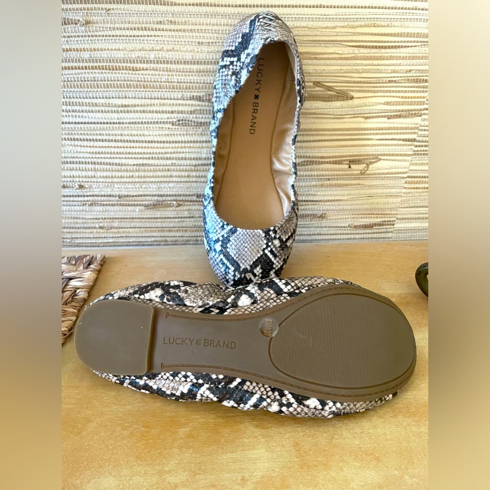 Lucky Brand Emmie Snake Print Ballet Flats Sz 8.5 NWOT - Picture 2 of 3